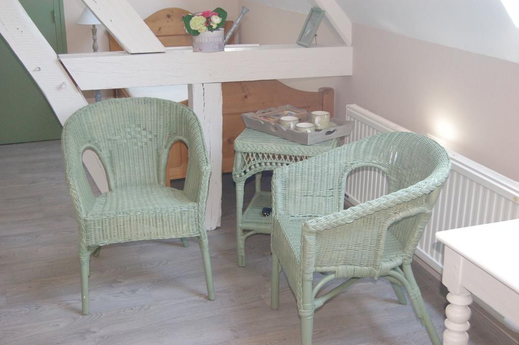 La Chaiserie La Croix-Saint-Leufroy Стая снимка