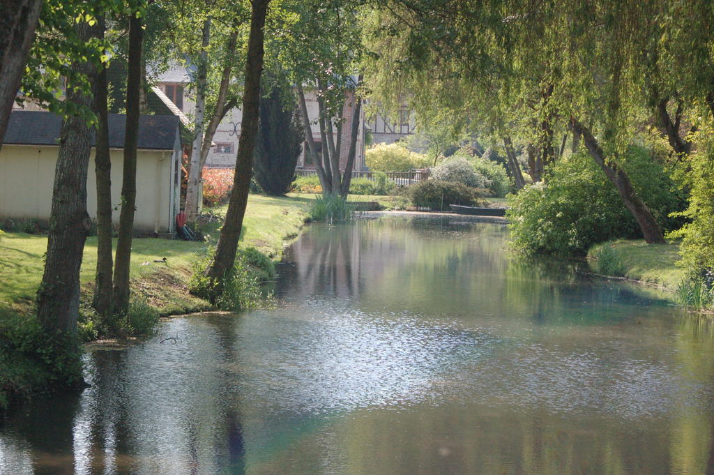 La Chaiserie La Croix-Saint-Leufroy Екстериор снимка